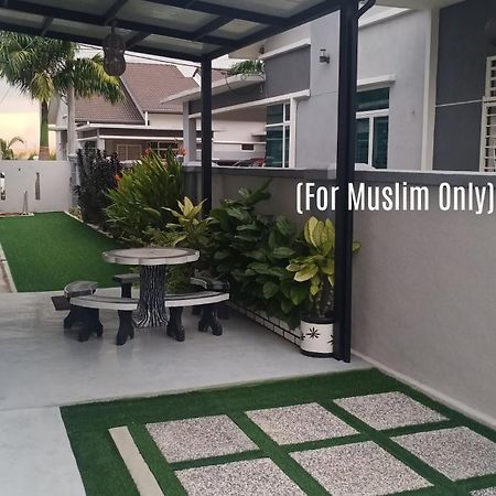 Illa Bella Homestay Jasin エクステリア 写真