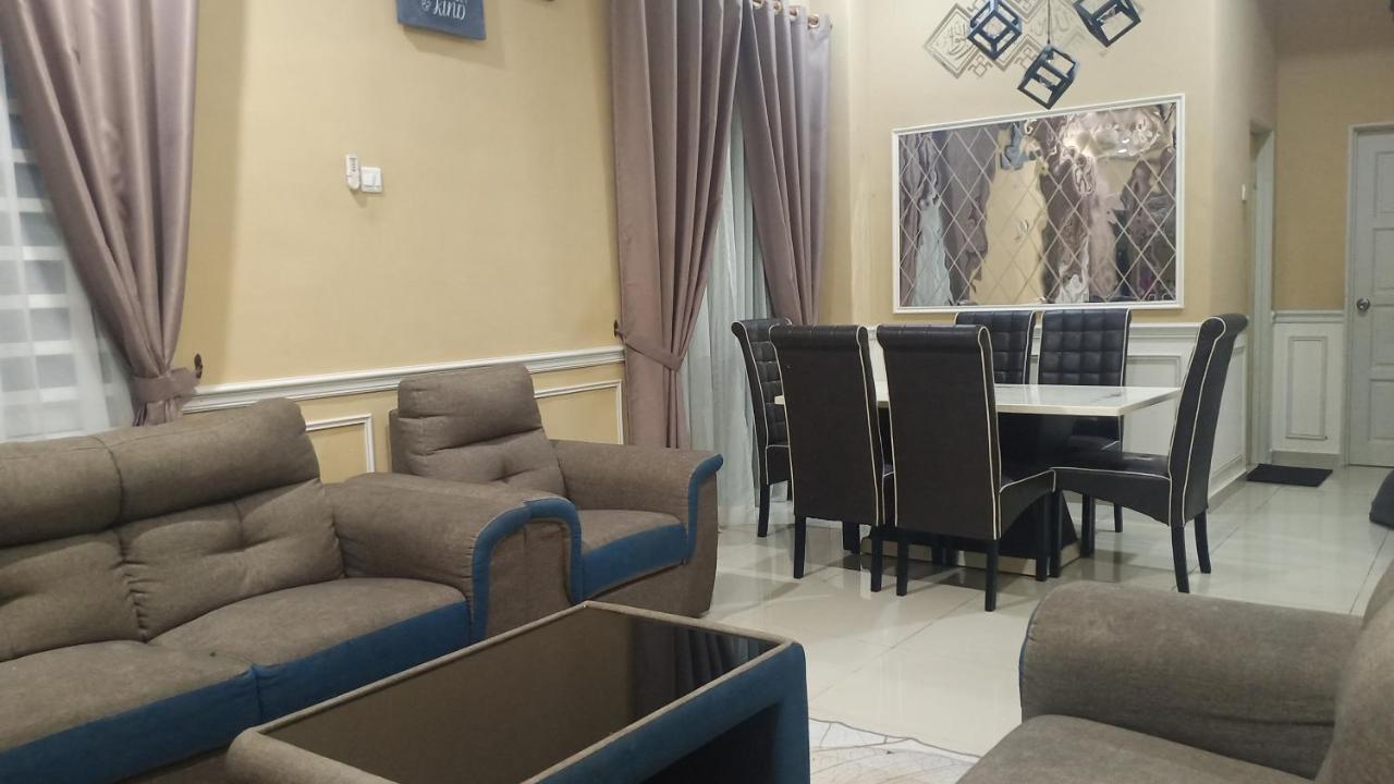 Illa Bella Homestay Jasin エクステリア 写真